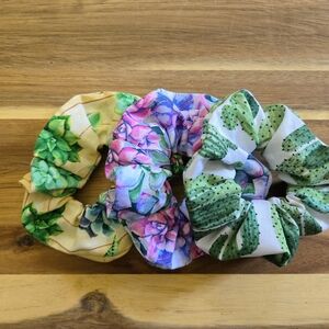 Floral Patterned Hair Scrunchies Set